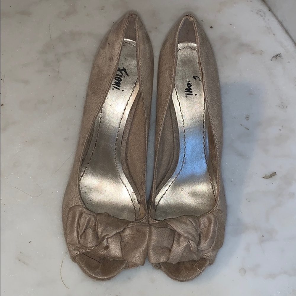 Heels - Picture 5 of 6